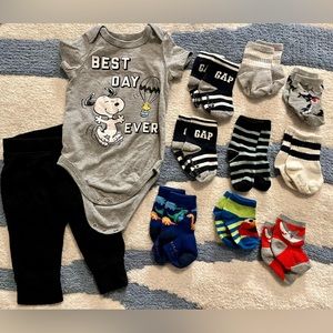 3-6 months baby bundle Snoopy Onesie, pants and 9 pairs of socks